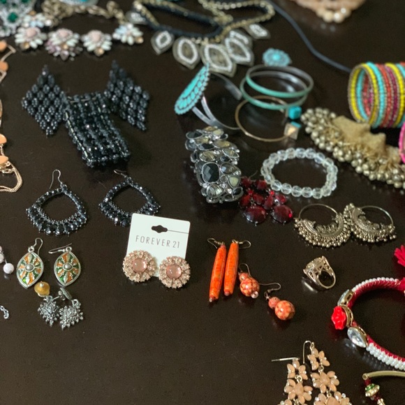 Mixed jewelry bundle - Picture 9 of 9